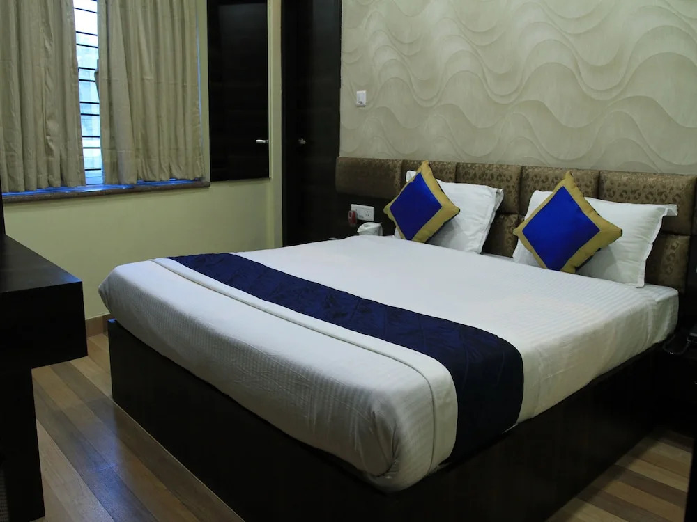 OYO 7790 Hotel Royal Height