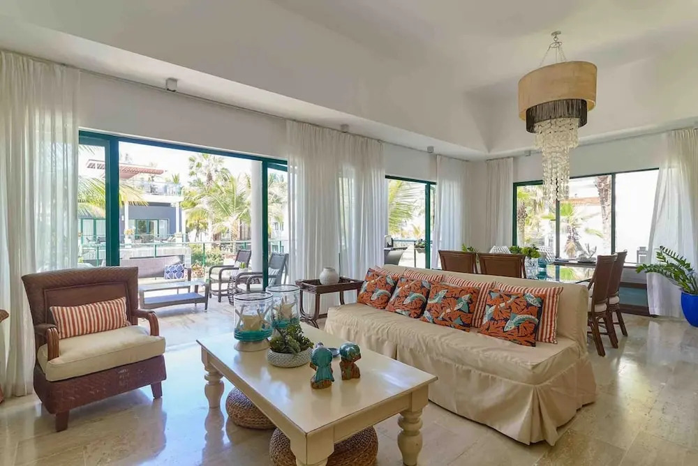 3BR Sublime Essence Beachfront Jaccuzi BBQ