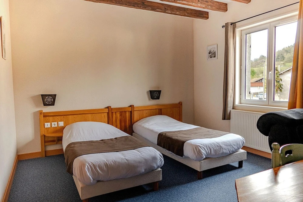 Logis Hotel Restaurant Auberge Les Rives de lArzon