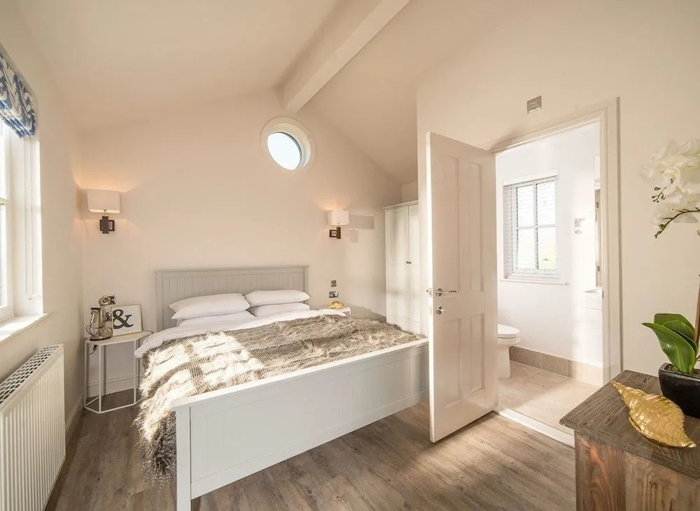 The Bay Colwell by Away Resorts