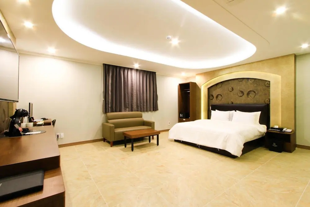 The King Hotel