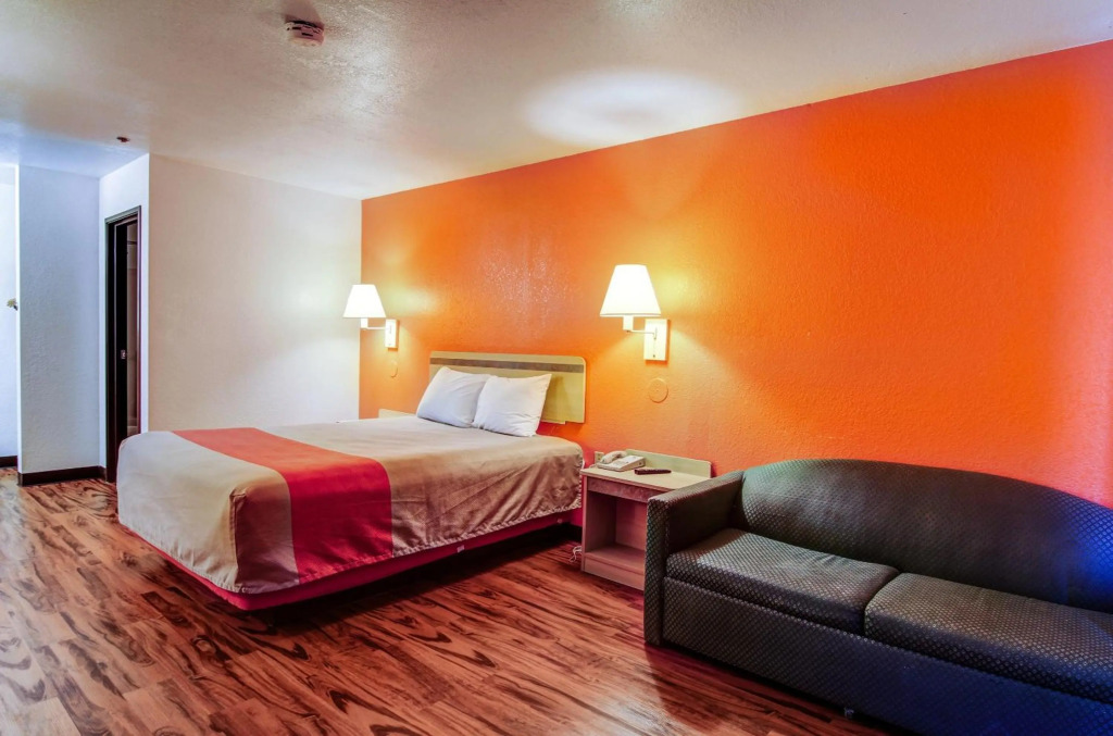 Motel 6-Columbia, MO - East