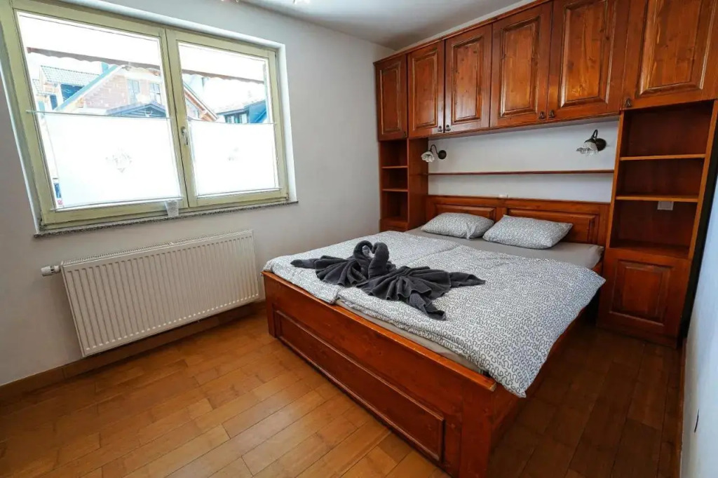 Apartment Mojstrovka with Sauna and free parking on site in city center