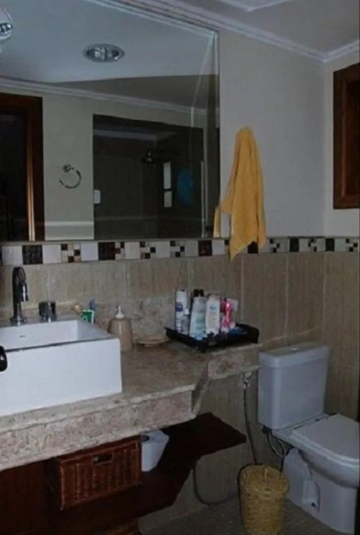 Casa 4 suites a 200m da Rua das Pedras