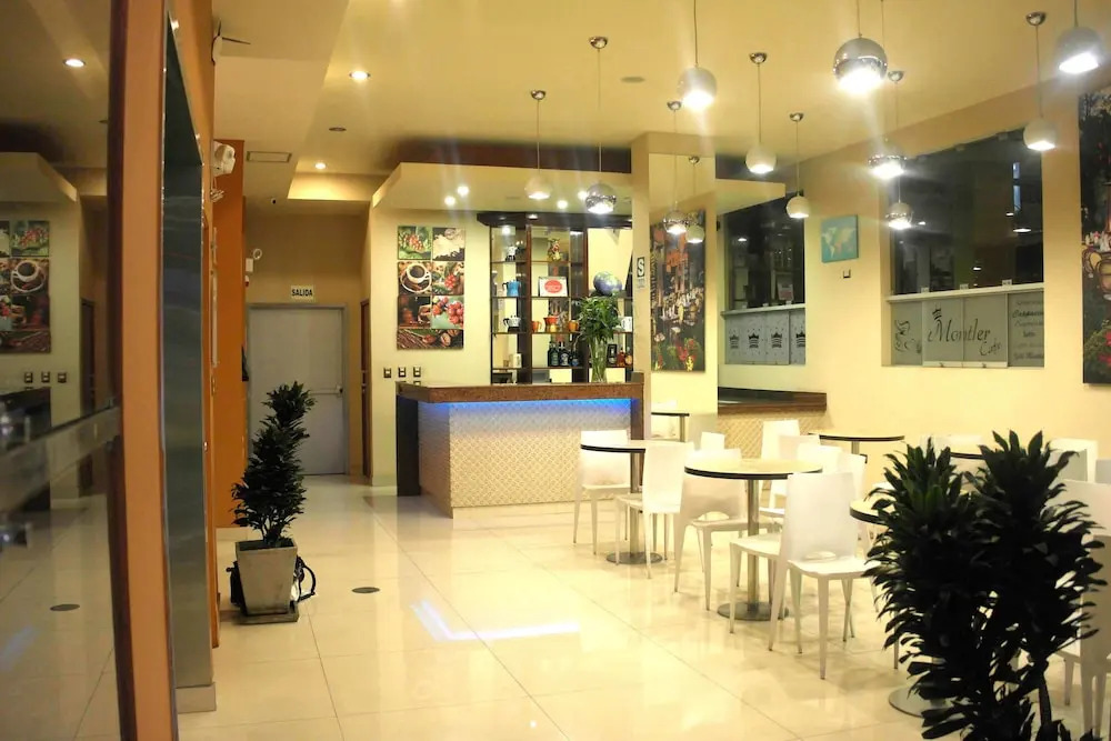 Reyna Hotel
