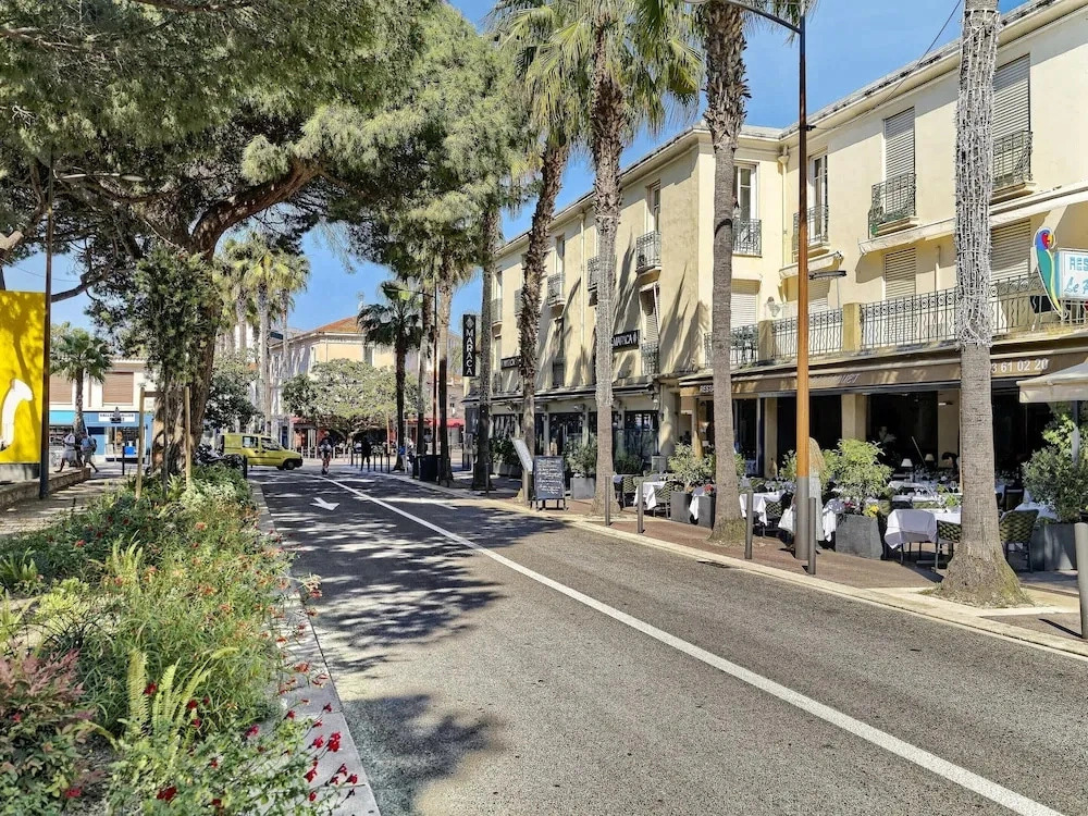 Family Apartment in Juan les Pins