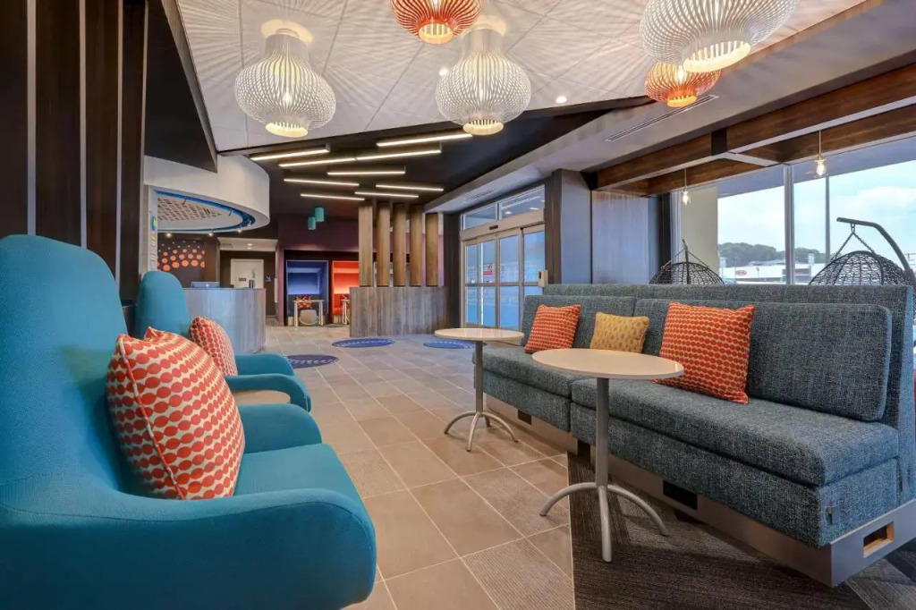 Holiday Inn Htl Stes Lithia Sp