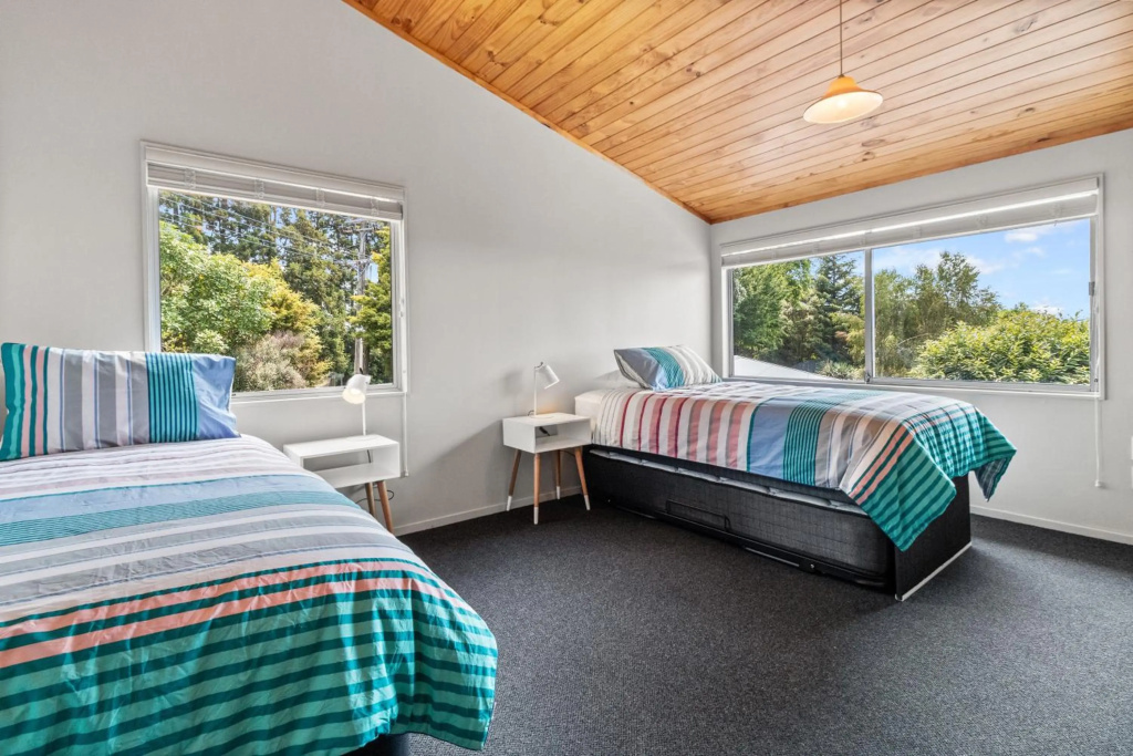 Country Retreat - Athenree Holiday Home