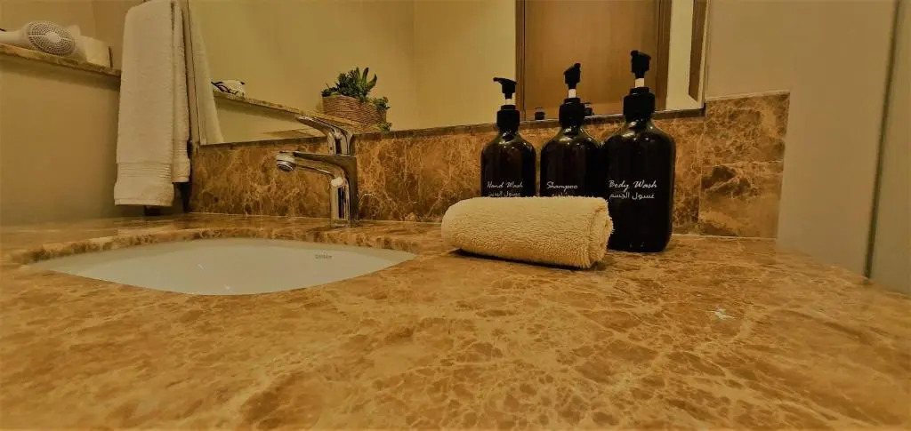 ONE Elegant Apartment in Muscat Bay 01