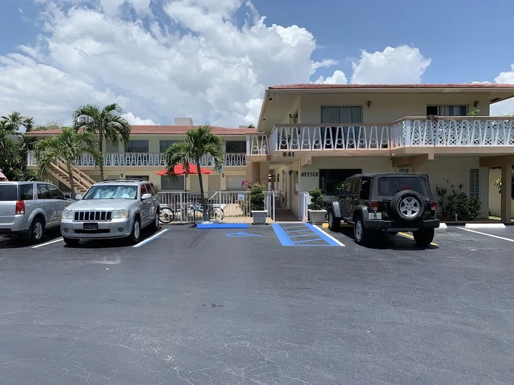 Honu Cove Hotel