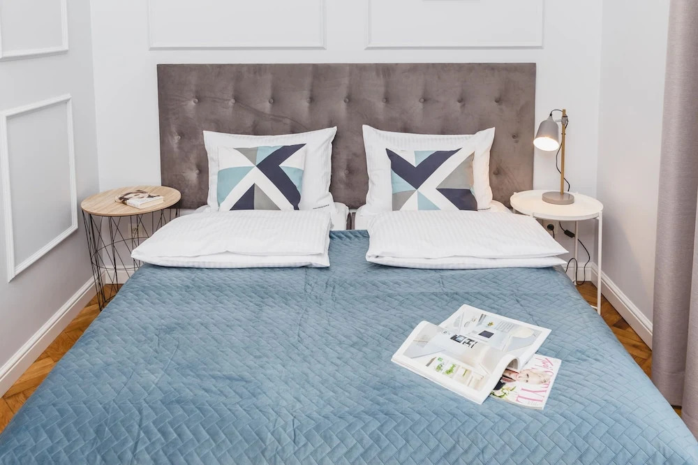 Travelers Best Choice - Old Town Guesthouse - by Upstairs