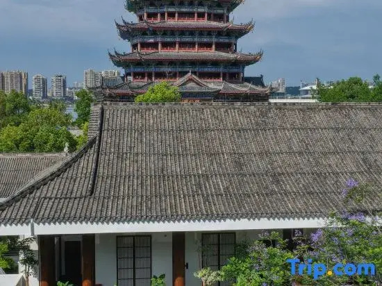Lotus Yard Zen Hotel