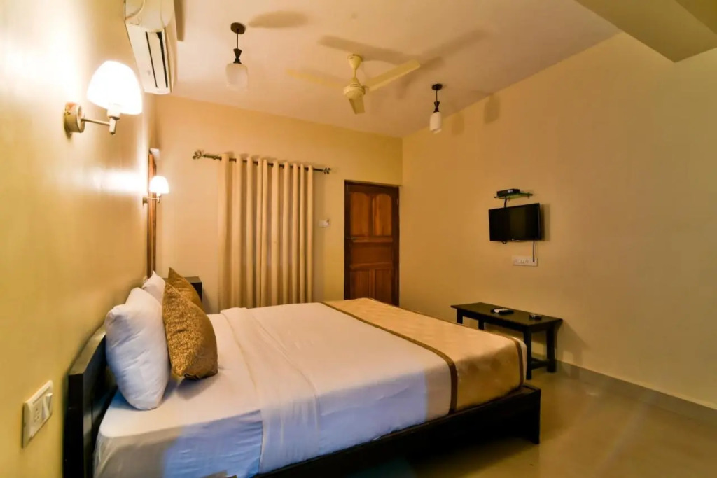Baga Fantacia Beach Inn