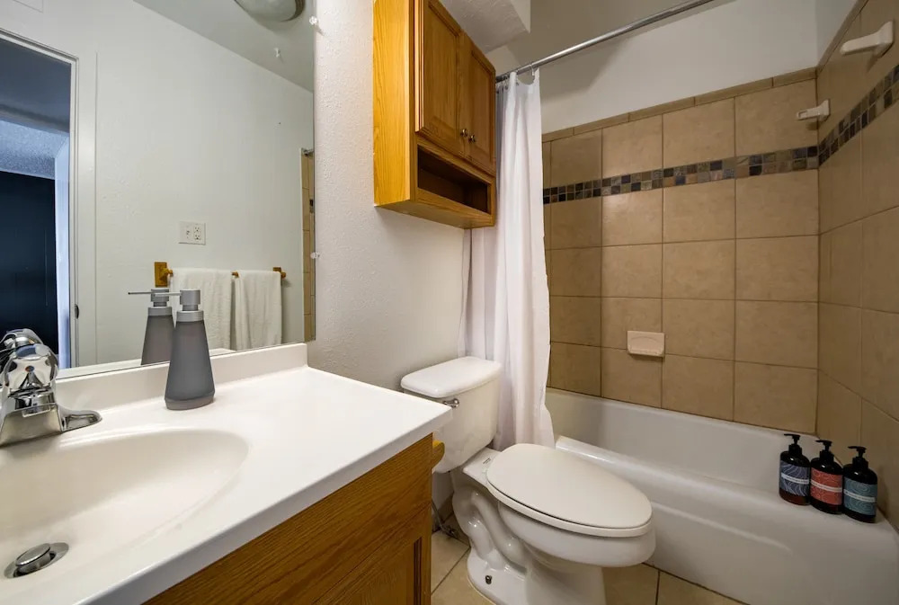 WanderJaunt - West Campus Apartments