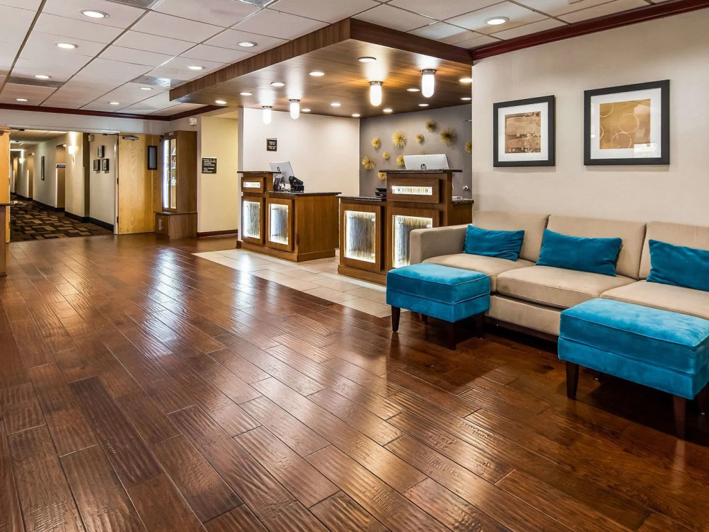 Clarion Pointe near Medical Center