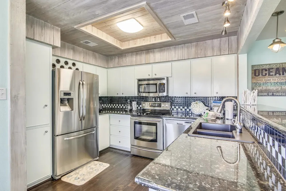 Jamaica Cove 4 Bedrooms 2.5 Bathrooms Home