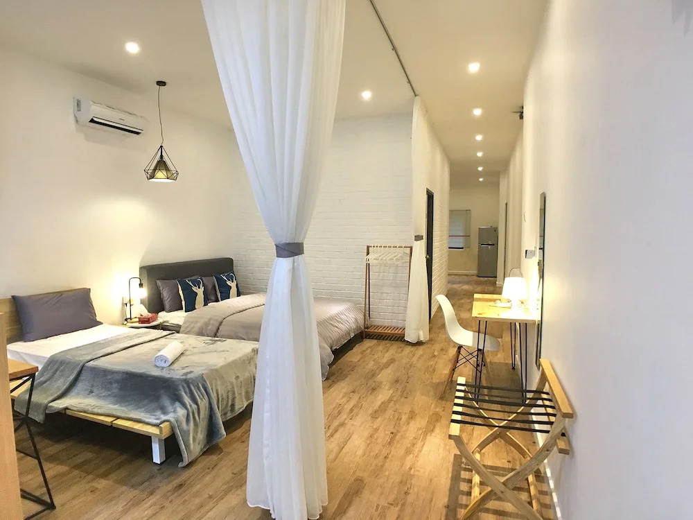 iBook 5 - Scandinavian Suites Room