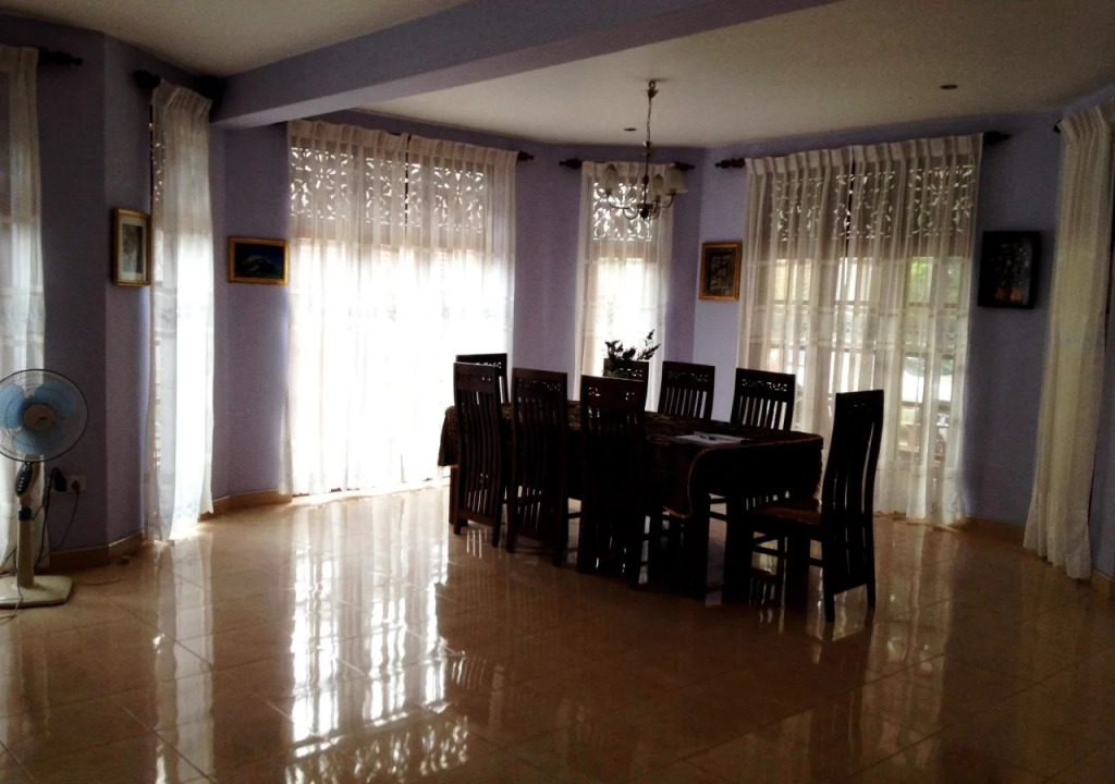 Tonita Villa