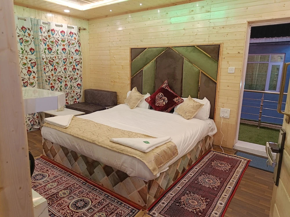Hotel Pahalgam View