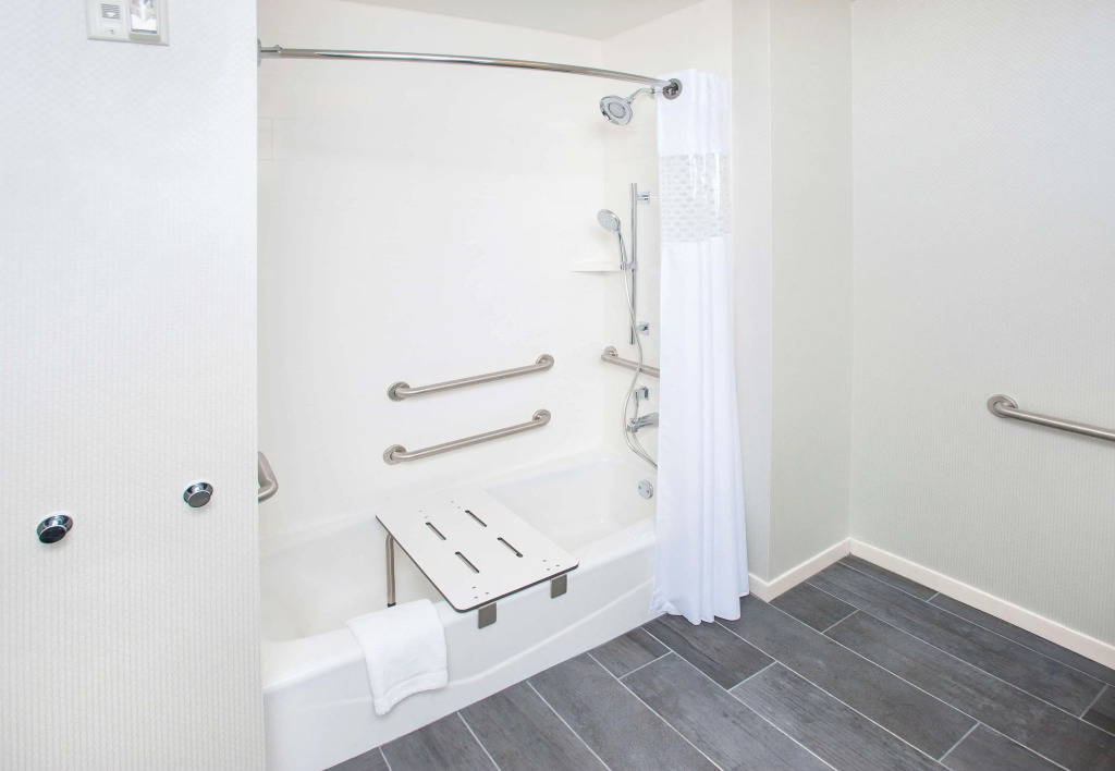 Hampton Inn & Suites LAX El Segundo