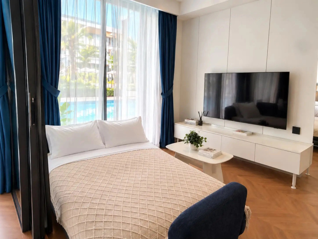 Апартаменты The Sunshine Beach King Suit Pool terrace