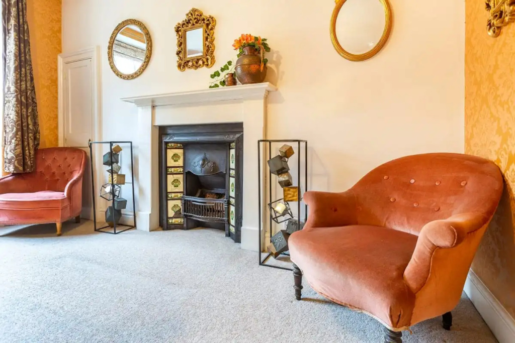 The Wonderland Townhouse - Amazing Alice in Wonderland 8BDR Home