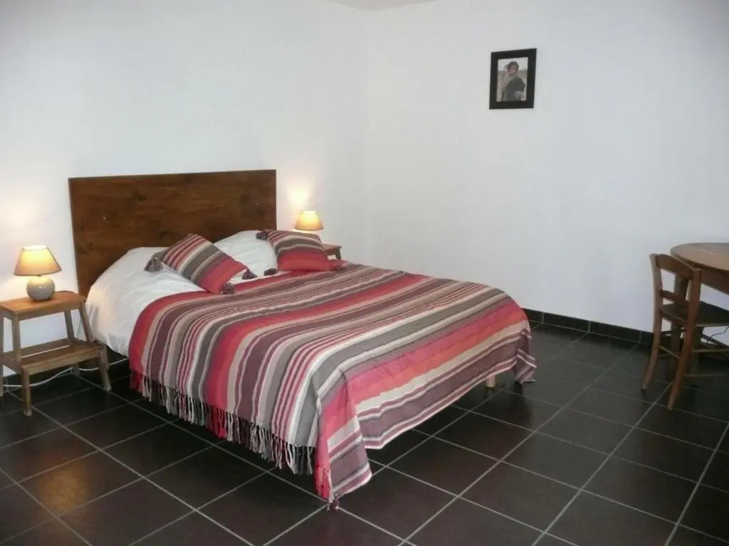 Gîte spacieux en campagne avec jacuzzi, sauna et jeux extérieurs - FR-1-496-52