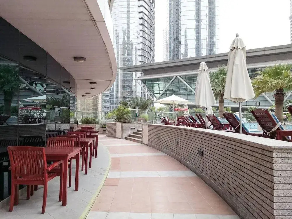 Fashionable 1BR in the Trendy Jlt! Sleeps 4!