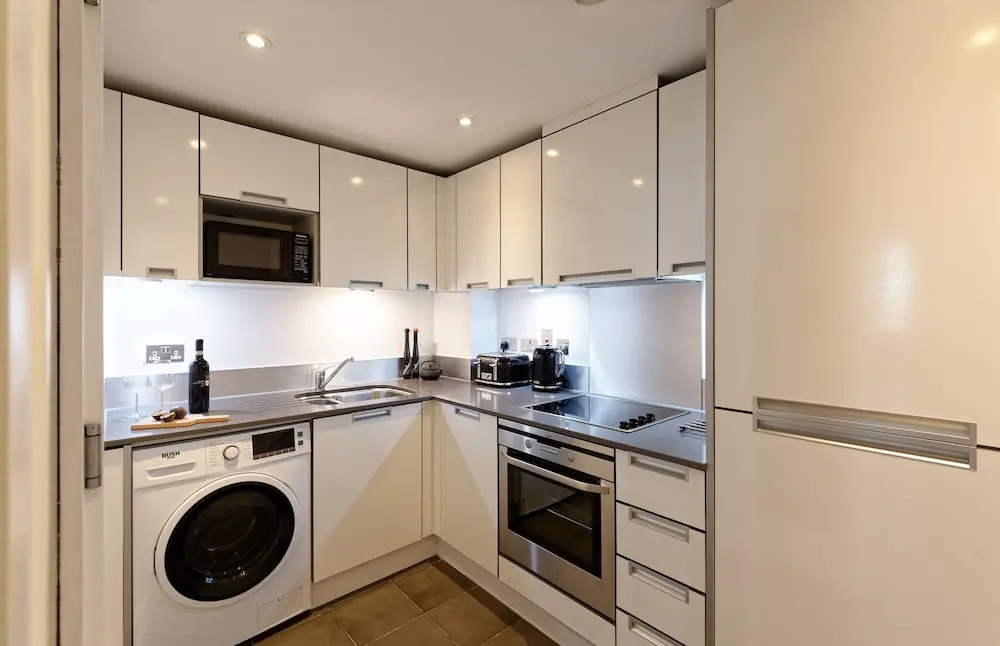 Fitzrovia apartments by DMONTRIO