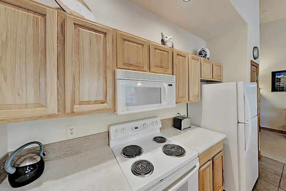 848brpd6 2 Bedroom Condo