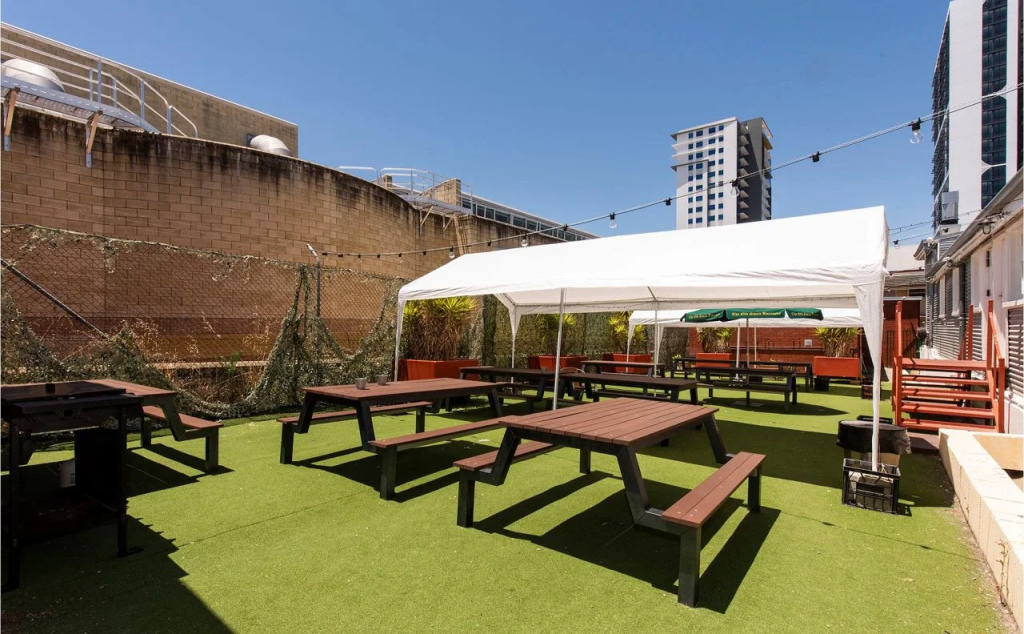 The Old Swan Barracks - Hostel