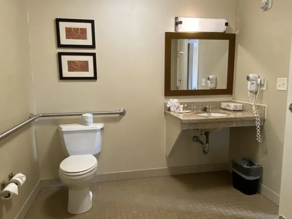 Comfort Suites