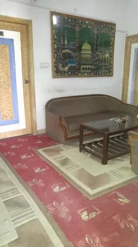 Rehaish Inn