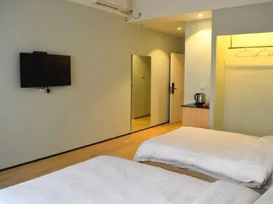 Huaiji Feiyang Business Hotel