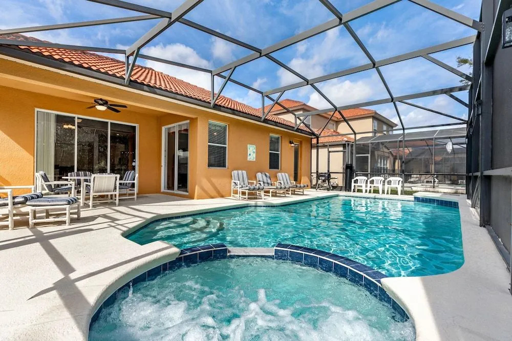 Gated Private Pool Home With Spa & Games Room