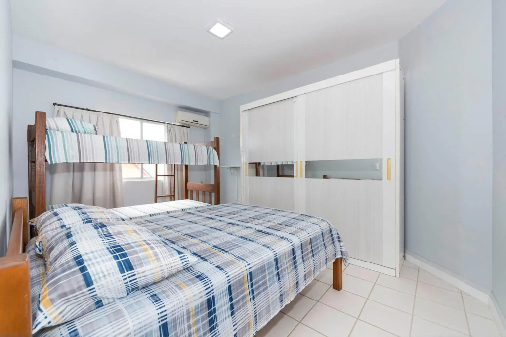 Apartamento com Vista Mar a 30 metros da praia