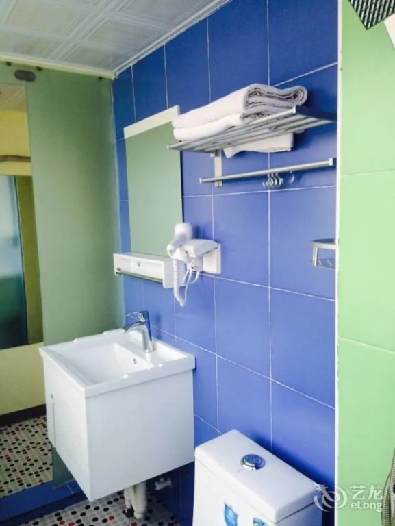 Yijia Youth Hostel