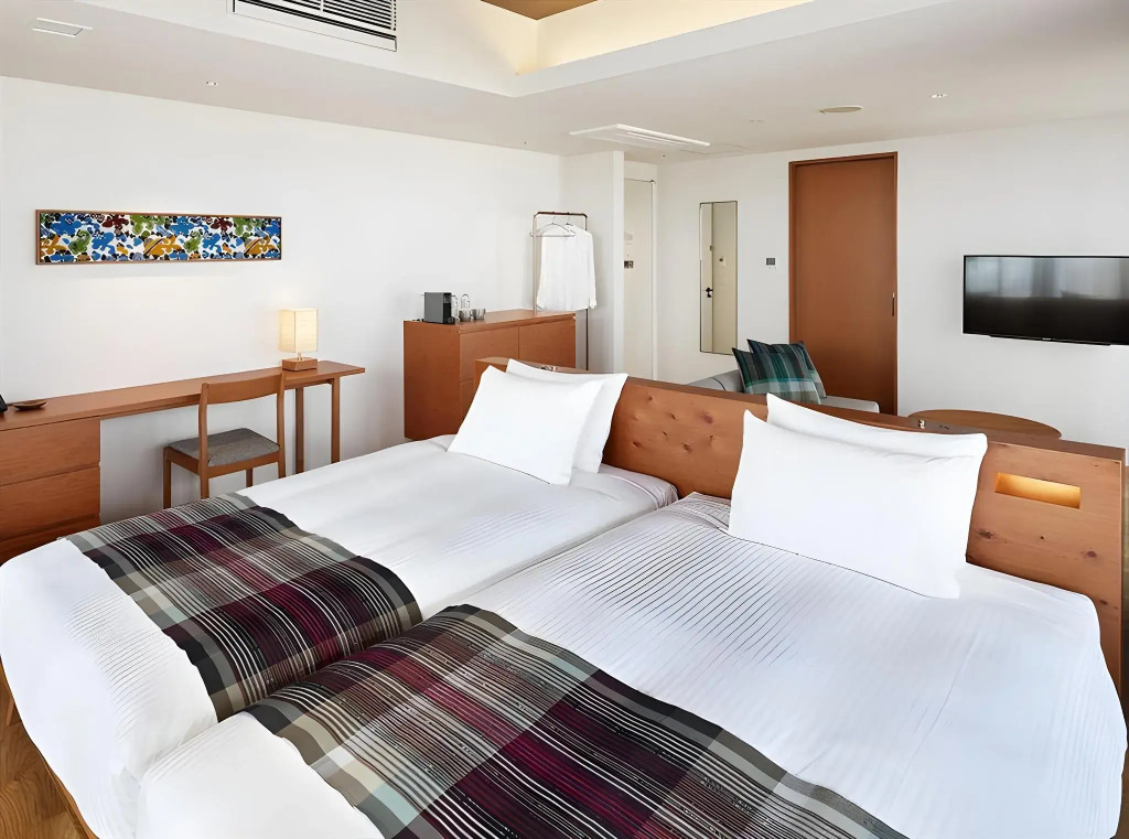HOTEL STRATA NAHA