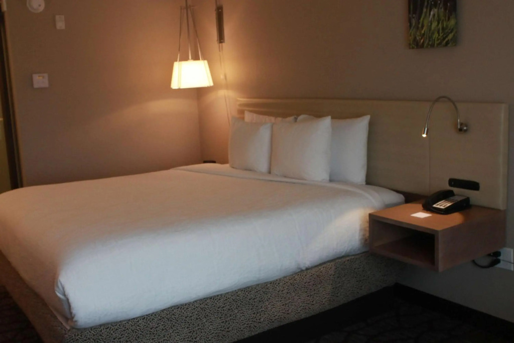 Kozy Hotel Houston North