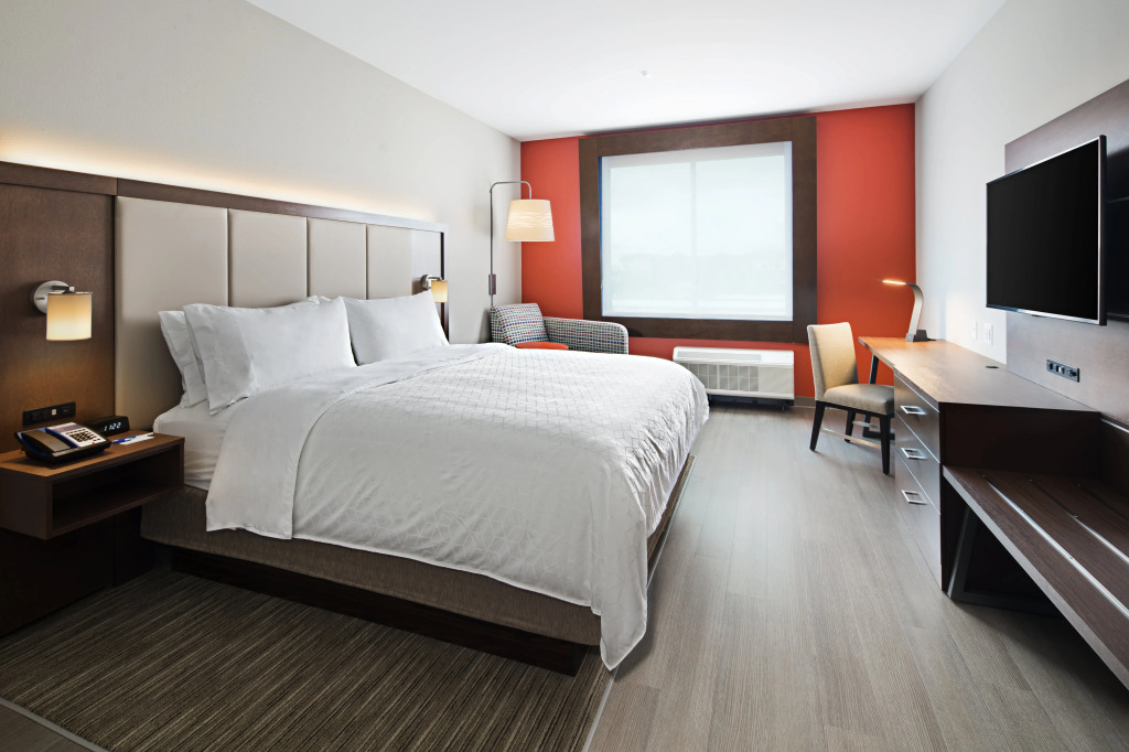Holiday Inn Express & Suites Lubbock Central - Univ Area by IHG