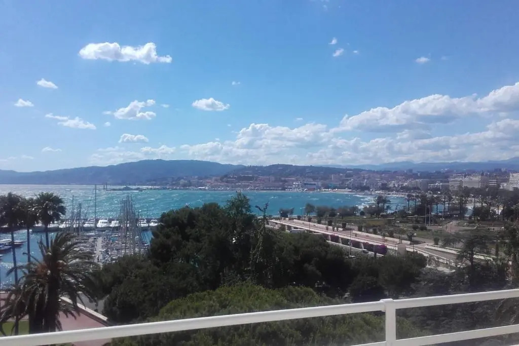 Nice flat with TERRACE on the Croisette