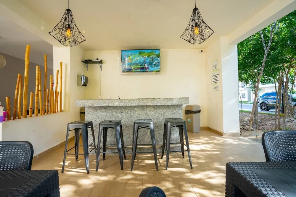 Luxury Apartment With Poll
