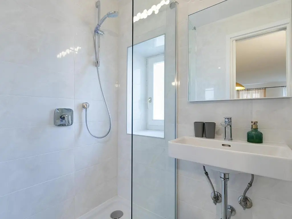 Stylish Studio Apartment by Irundo