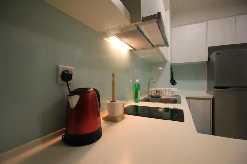 Carlos Apt 9am-5pm WorkFromHome 8Hours WiFi Netflix