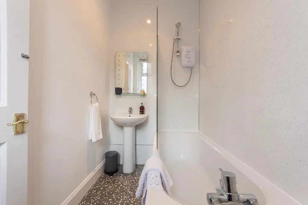 Glebe Street Apartment