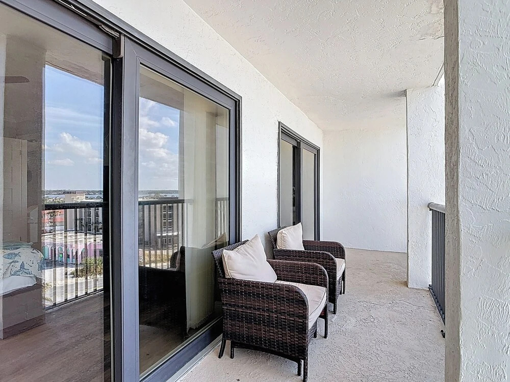 Oceanfront 1BR Condo Balcony Heated Pool Beach