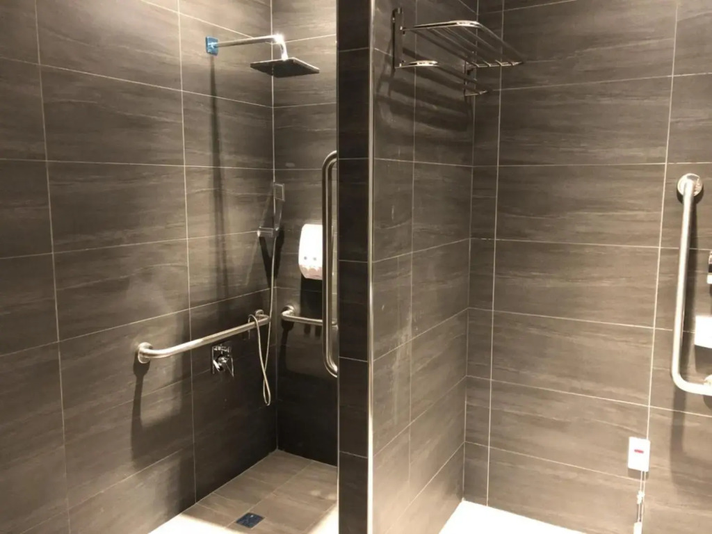 Honest & Warm Hotel