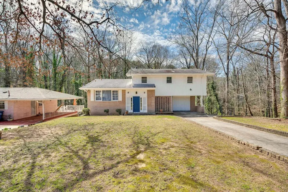 Charming Atlanta Home w/ Yard: 7 Mi to Downtown!