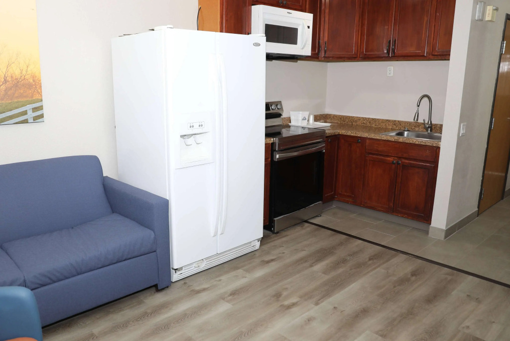 Days Inn & Suites by Wyndham San Antonio North/Stone Oak