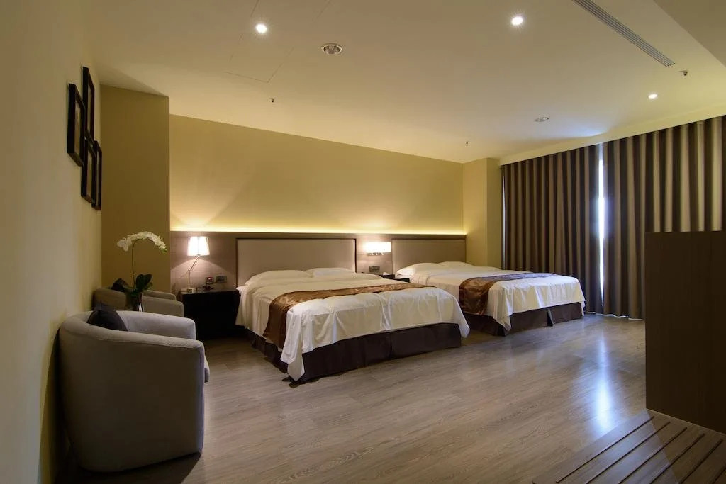 Grand Crystal Hotel
